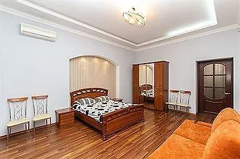 Khreschatyk Business Suites Hotel