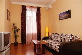 Khreschatyk Business Suites Hotel 4*