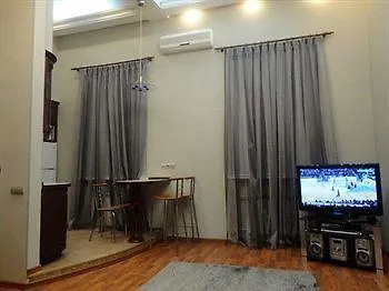 Khreschatyk Business Suites Hotel 4*