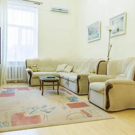 Khreschatyk Business Suites Hotel